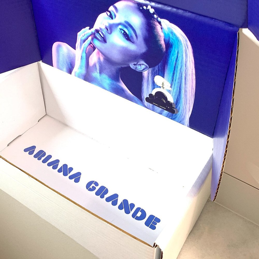 Ariana Grande Box - Picture 2 of 5